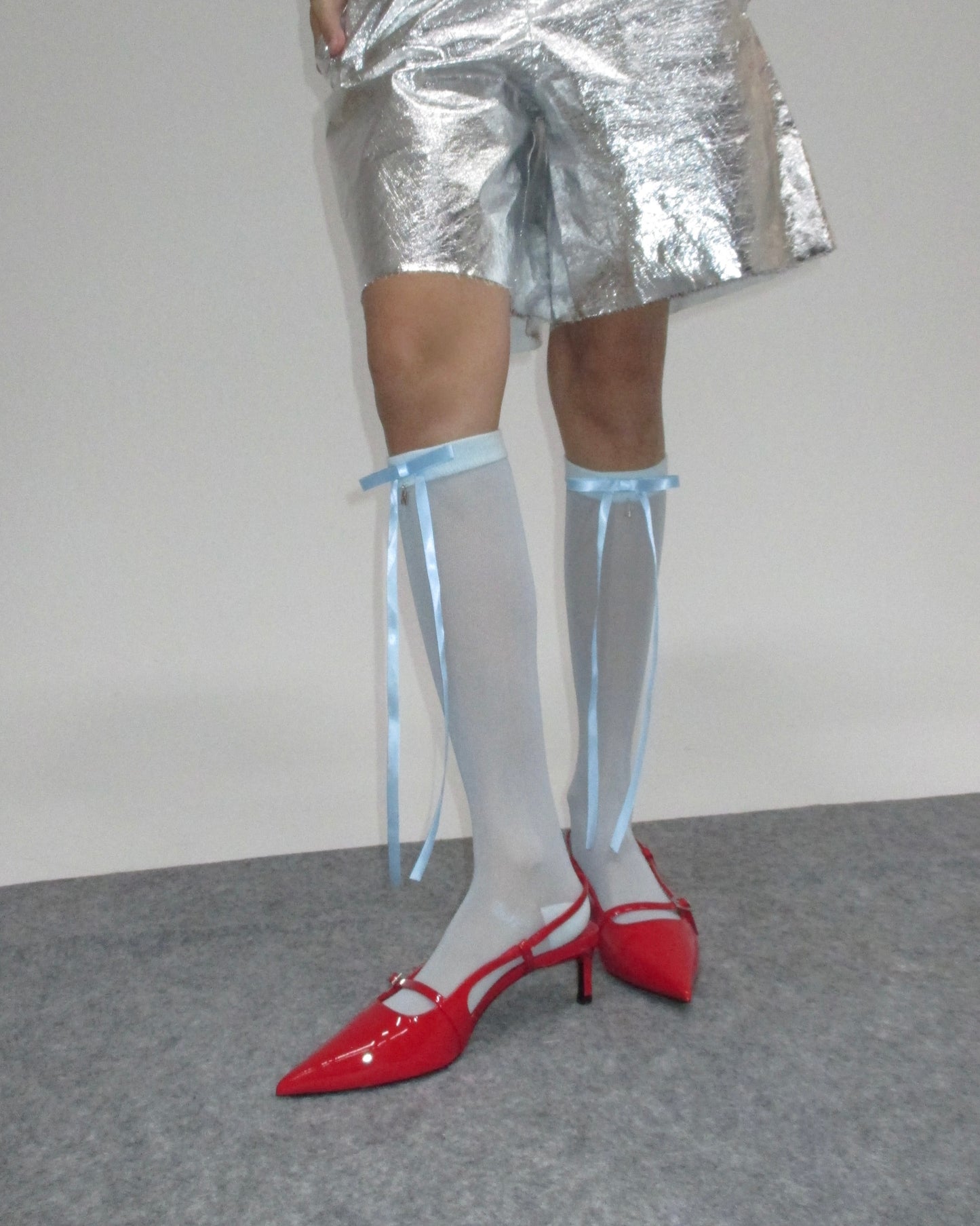 Ribbon bow knee sock