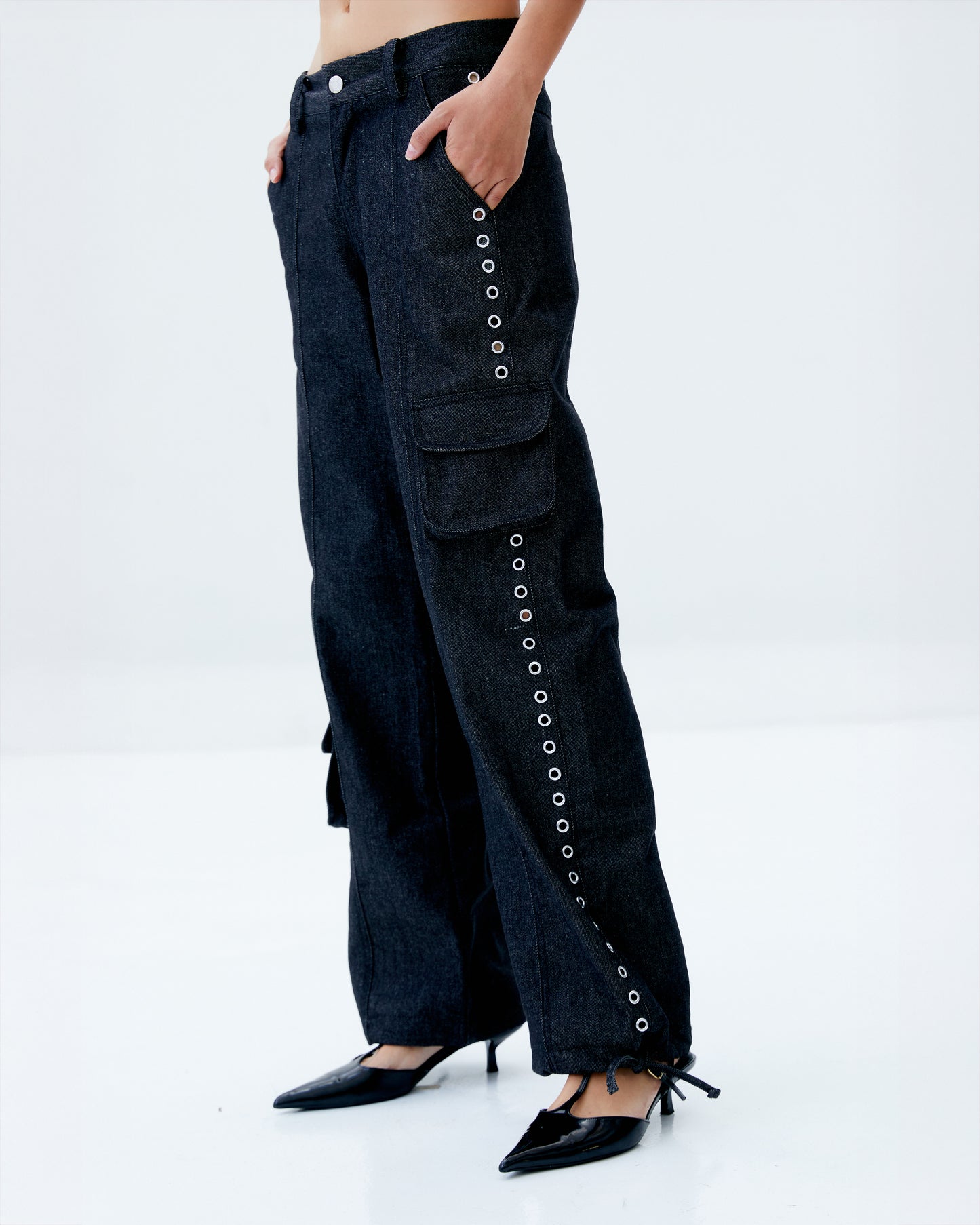 Not for everyone - Eyelet cargo denim